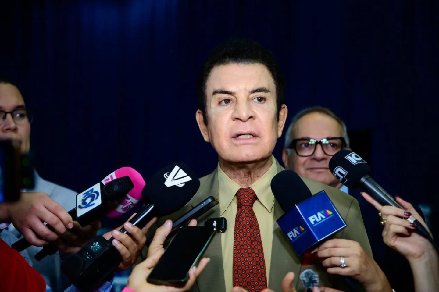 Gobierno de Honduras bajo sospecha por manipular el COVID-19 y frenar protestas, dice Nasralla