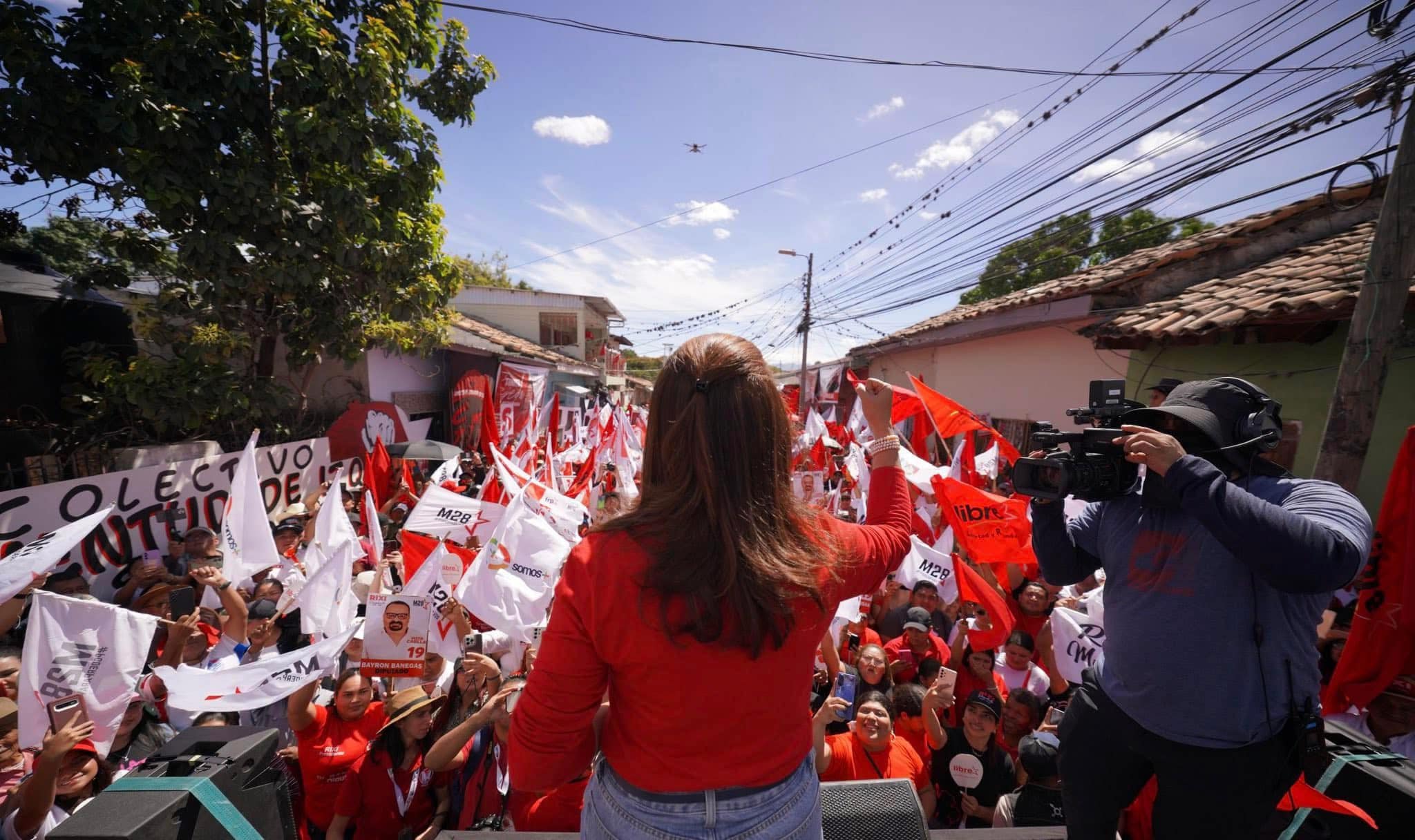 Honduras: La campaña de LIBRE, entre caídas en encuestas y roces institucionales